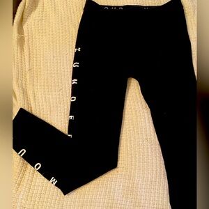 Under Armour Fitted Leggings | M